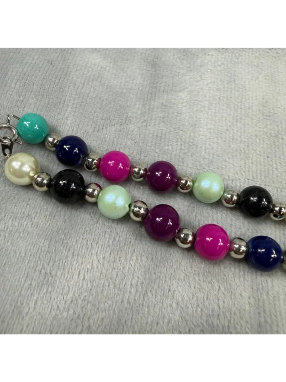 Multicolor Beaded Necklace Glossy Finish & Silver Accents 20 Inches Spring Clasp